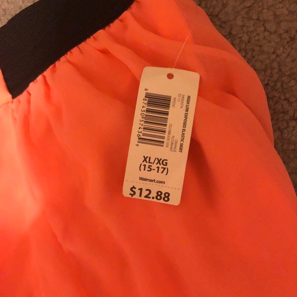 High-Low Skirt - Picture 4 of 5